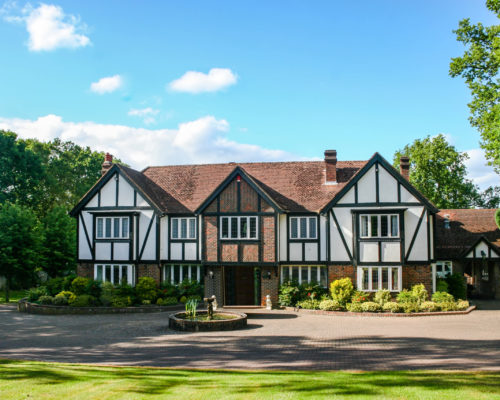 A,Large,Estate,Home,,Tudor,Style,,In,The,Uk
